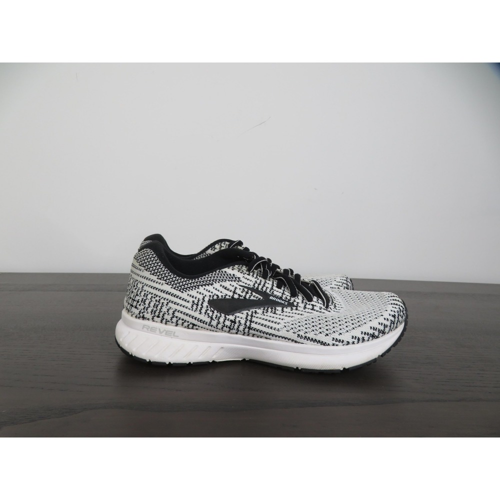 Brooks Revel 3 Shoes Womens 6 White Black Running Sneakers Road 1203021B121